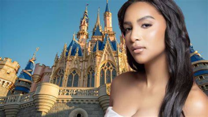Chantel Everett Visits Disney World Amid Pedro Divorce Photos