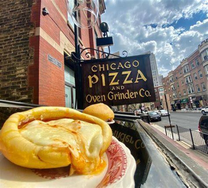 Chicago Pizza and Oven Grinder Company Chicago, IL Review & What to Eat
