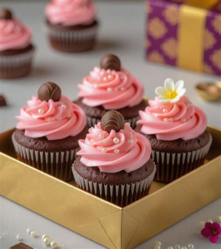 Chocolate Cupcakes. Pearl and Laces themed party! (c) Tricia Lucas