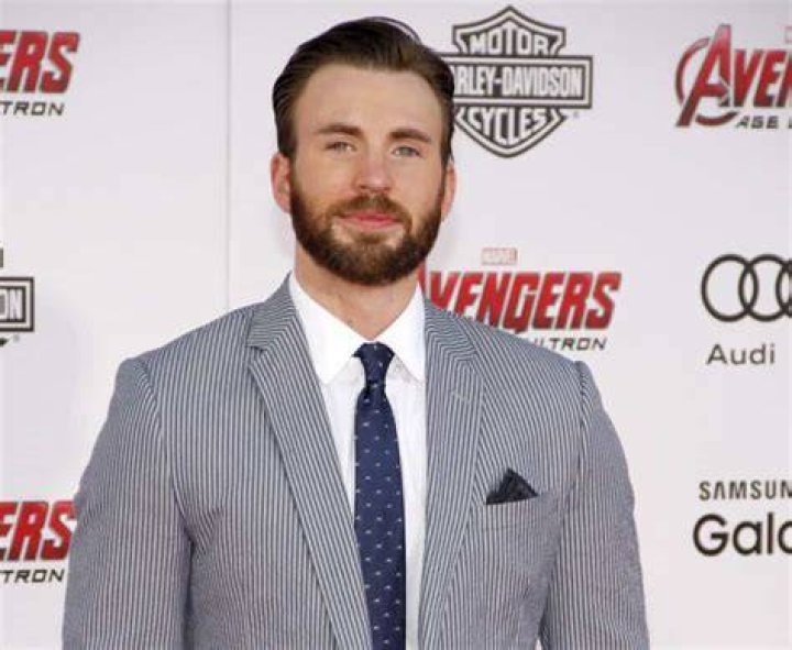 Chris Evans Net Worth 2023 Movie Age Career Home Gf