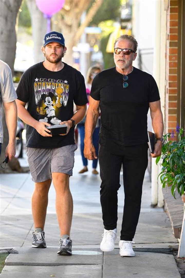 Christopher Schwarzenegger Grabs Lunch With Dad Arnold Photos