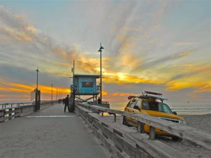 County Recurrent The Venice Pier is CLOSED