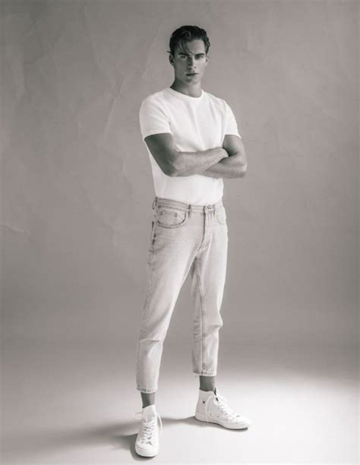 DANIEL SCHR&Ouml;DER model represented by M MANAGEMENT