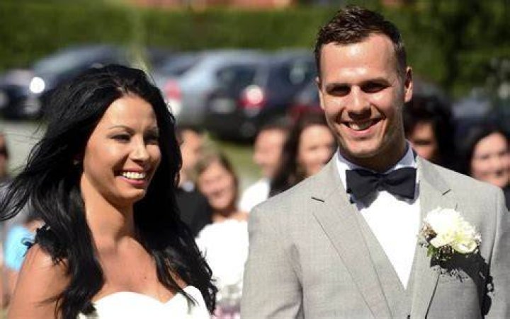 David Krejci is Married to Wife: Naomi Starr. Kids: Elina, Everett.