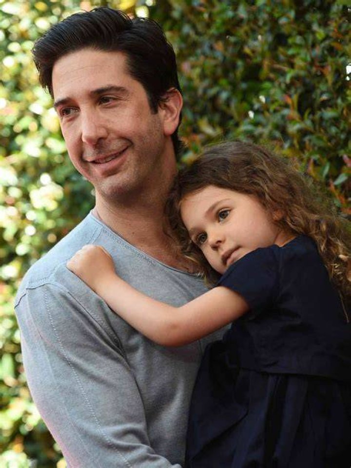 David Schwimmer cuddles daughter Cleo on red carpet pictures
