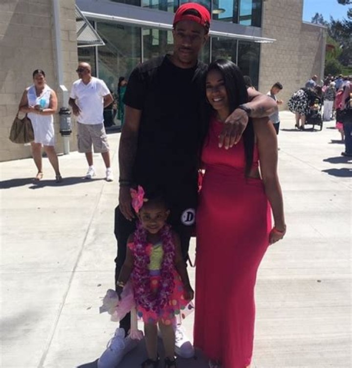 Demar Derozan And Fiance Kiara Has 2 Daughter Diar And Mari