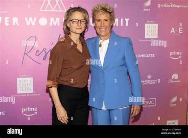 Diana Nyad Joins Beverly Hills&rsquo; &ldquo;Walk With The Mayor&rdquo; Canyon News