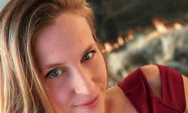 Discover True Connection: Xev Bellringer's Intimacy Retreat