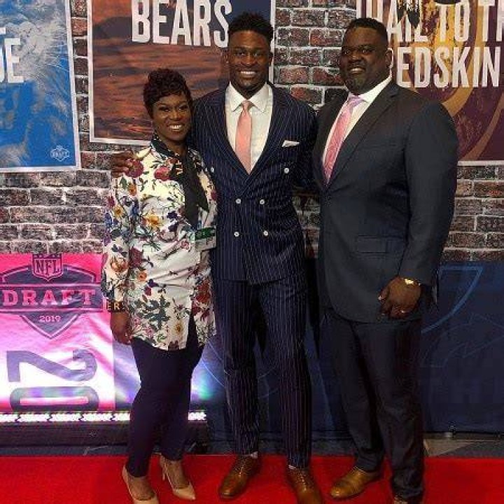 DK Metcalf Age, Bio, Parents, Career, Net worth, Wife TRAN HUNG DAO
