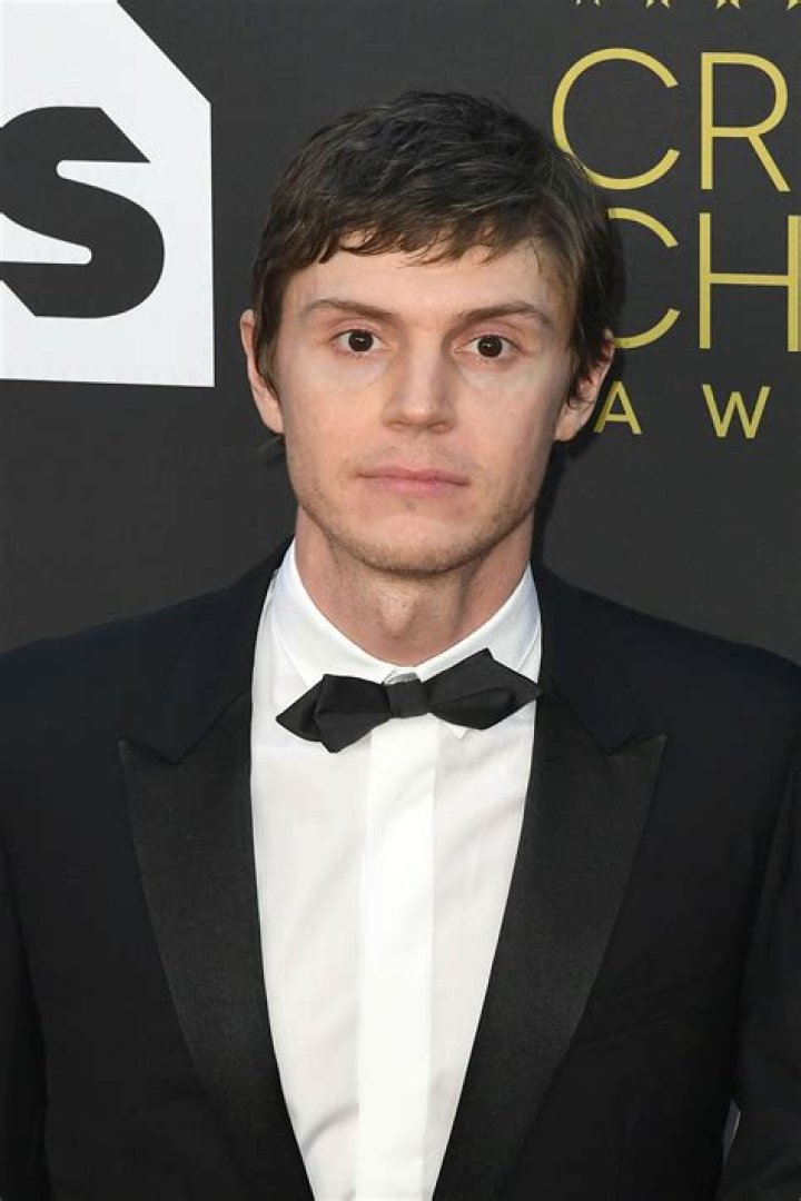 Does Evan Peters Have a Girlfriend? A Closer Look at His Dating History