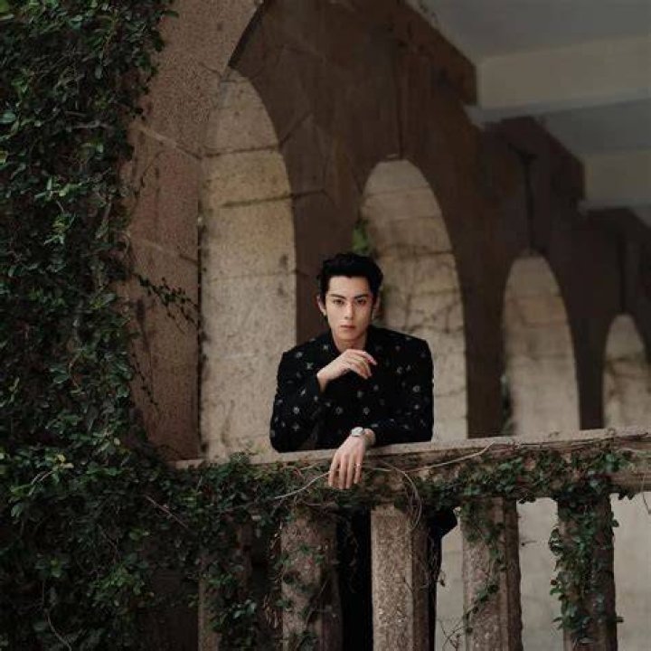 Dylan Wang Has Been Spotted On Dates With His Mystery Rumoured