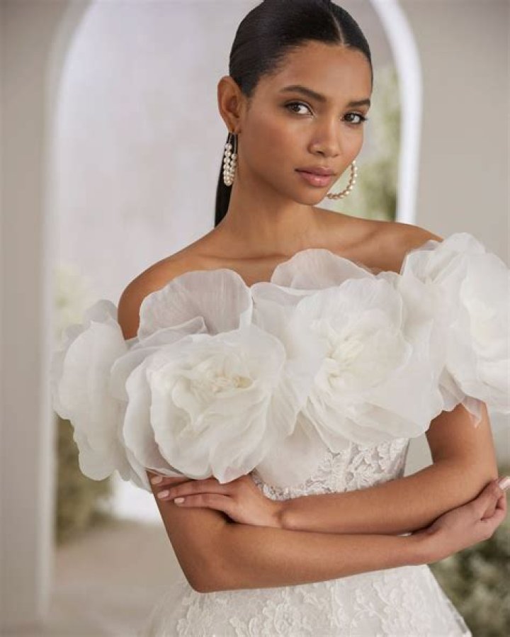 Ebony wedding dress Rosa Couture 2015 Confetti.co.uk