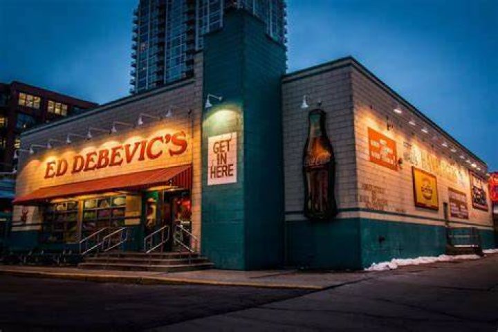 Ed Debevic&rsquo;s Plans to Reopen Popular Diner Restaurant in Streeterville
