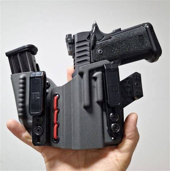 EDC G26gen4/Tier 1 Concealed Kopis AIWB holster r/CCW