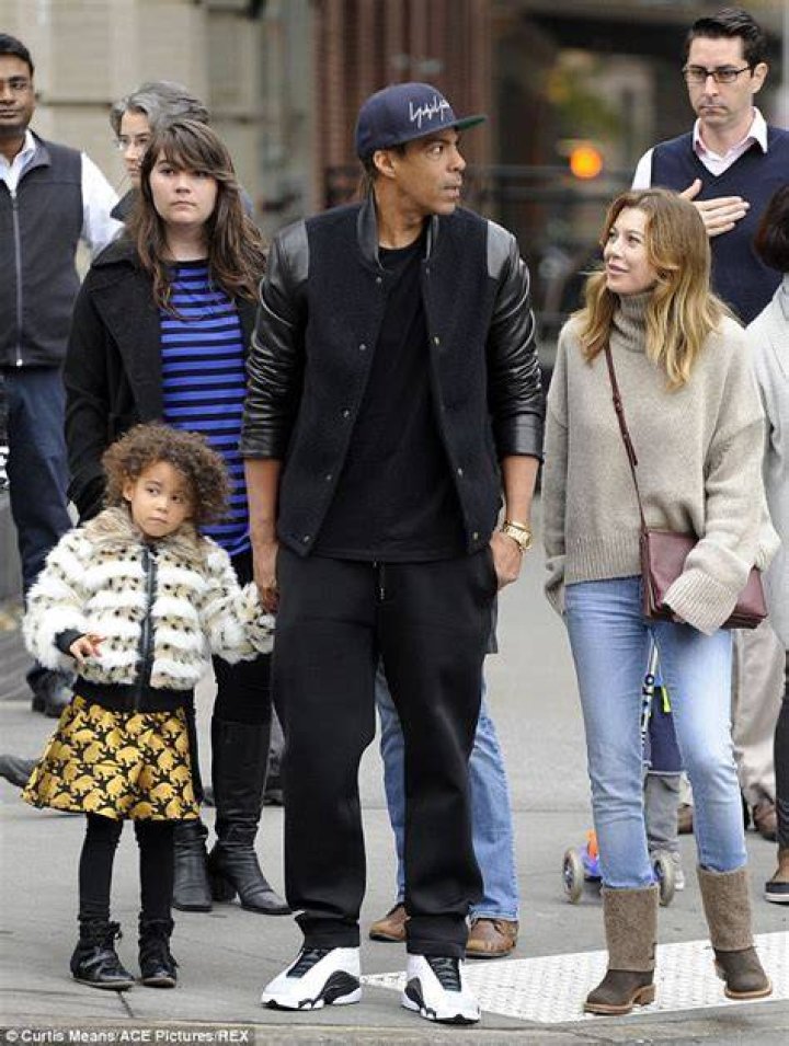 Ellen Pompeo rocks winter chic as she steps out with daughter Stella