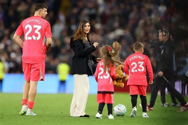 Emiliano Mart&iacute;nez Wife Meet Amanda &ldquo;Mandinha&rdquo; Mart&iacute;nez