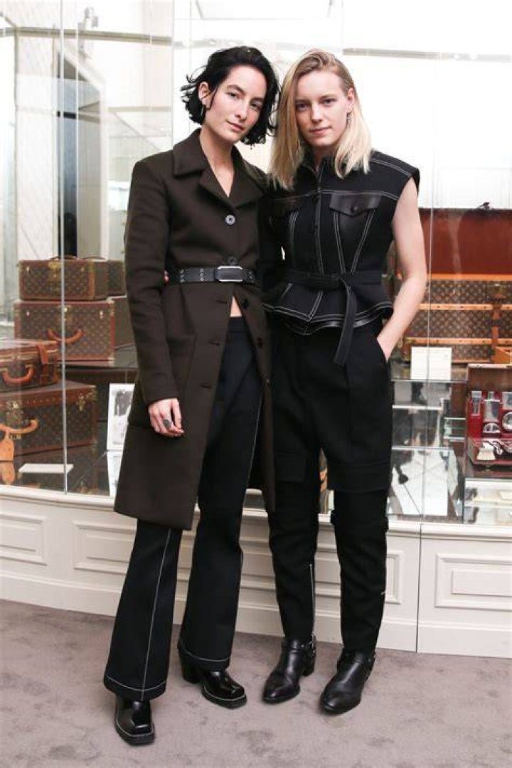 Erika Linder and Heather Kemesky Below her mouth, Mode, Amour lgbt