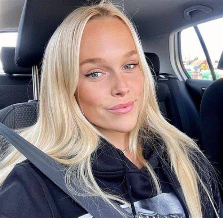 Estelle Berglin (Swealife) Age, Bio, Career, Lifestyle, Contact Info