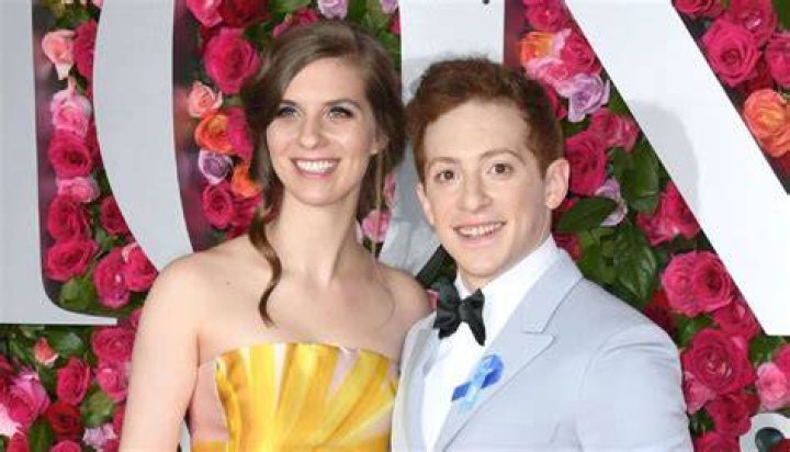 Ethan Slater Height, Weight, Age, Girlfriend, Family, Biography