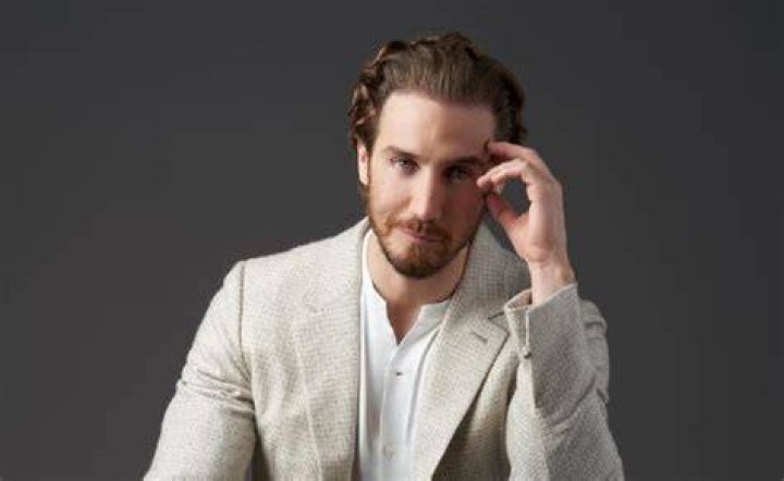 Eugenio Siller regresa a la tercera temporada de &iquest;Qui&eacute;n mato a Sara