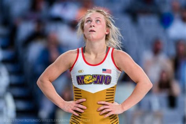 Felicity Taylor will transfer to Iowa Hawkeye women's wrestling team