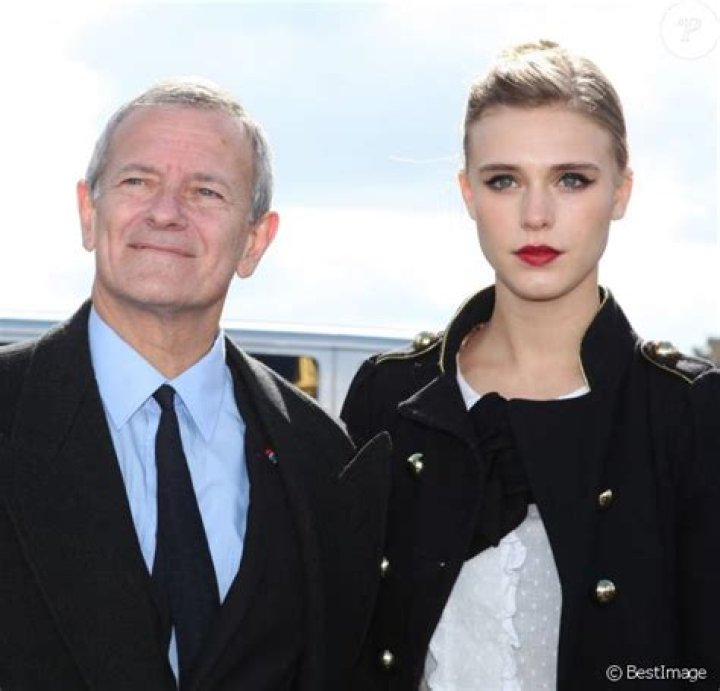 Francis Huster amoureux ? Gaia Weiss d&eacute;ment &ecirc;tre sa compagne, lui aussi