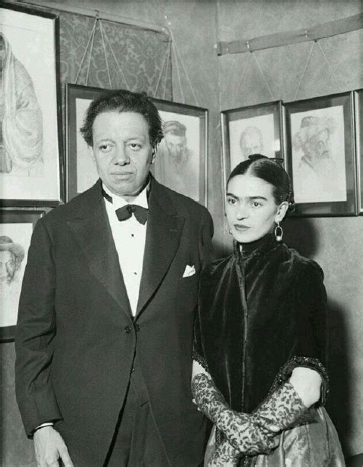Frida kahlo and husband, artist Diego Rivera. Frida kahlo, Fotos de