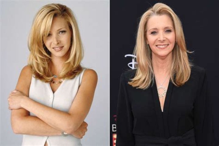 Friends star Lisa Kudrow 'cries' as she announces incredible news