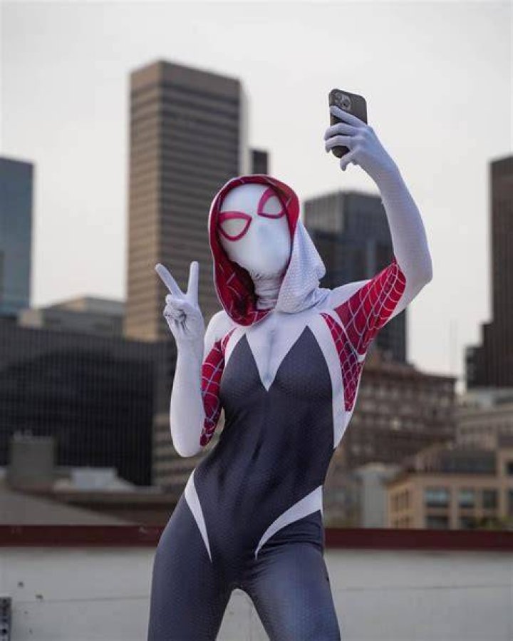 Gotta say Kai as SpiderGwen won the cosplay challenge to my mind. She