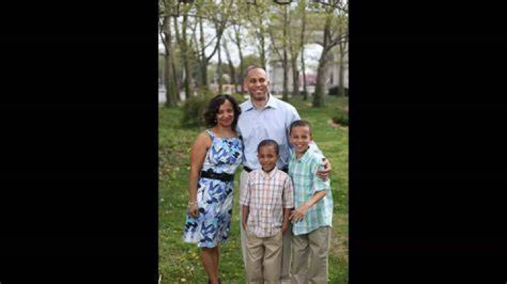 Hakeem Jeffries Family All About Wife Kennisandra, Uncle Leonard And