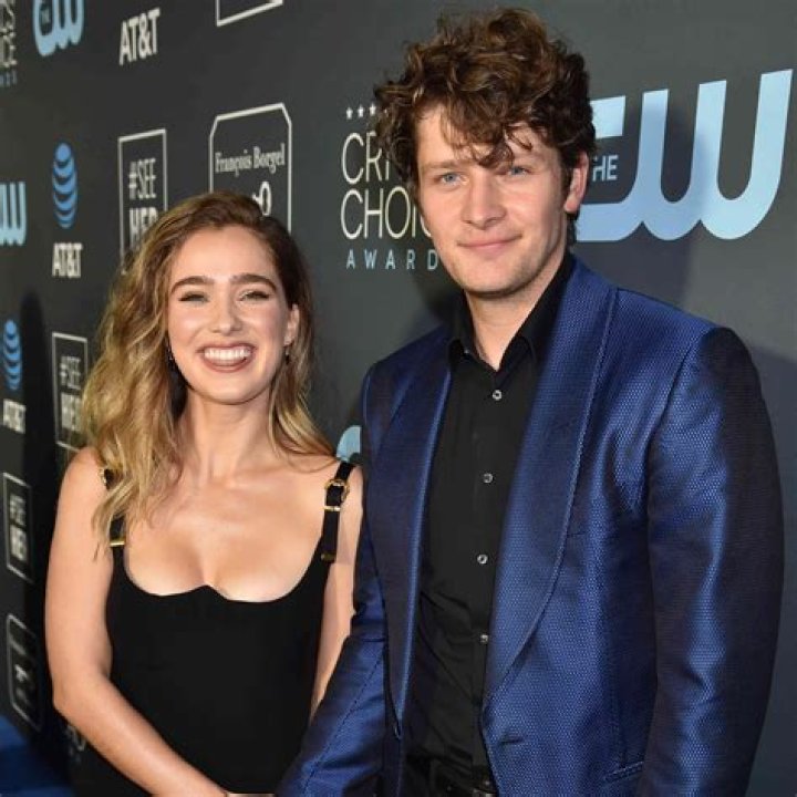 Haley Lu Richardson Engagement Ring, Relationship, Height, ExBoyfriend
