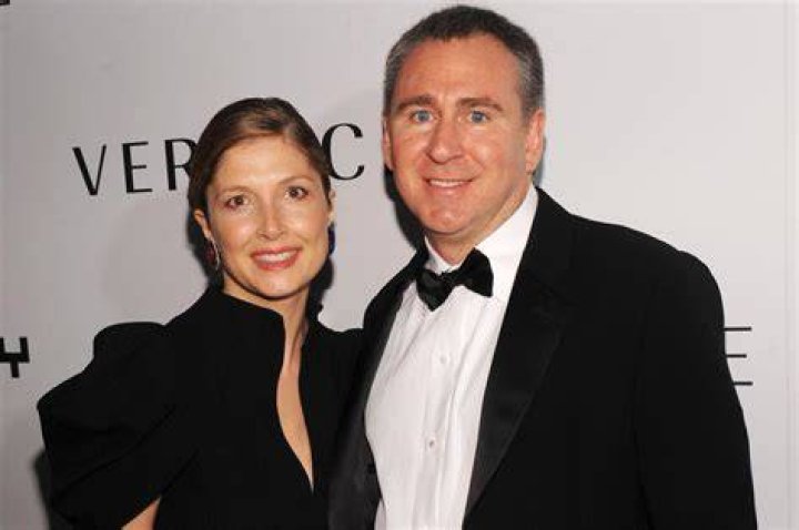 Hedgie buys 60M penthouse in wake of divorce settlement