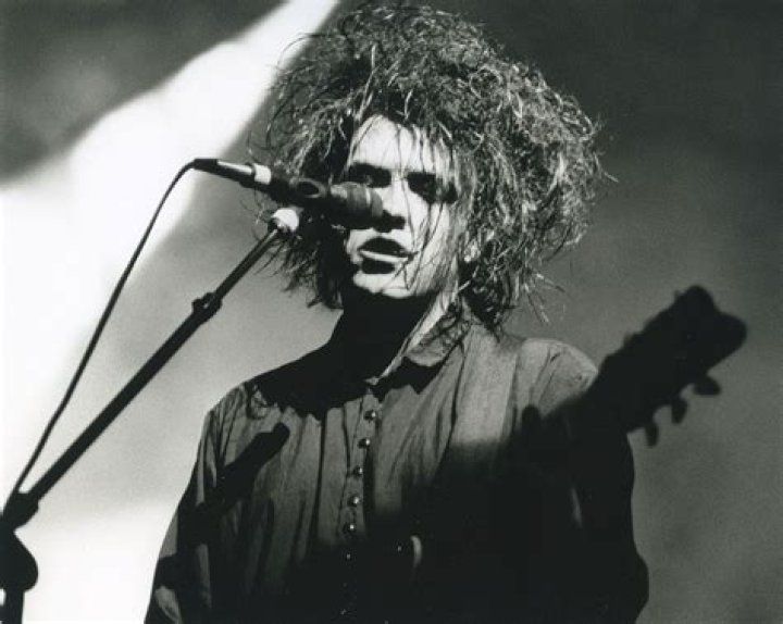 How rich is Robert Smith from The Cure?