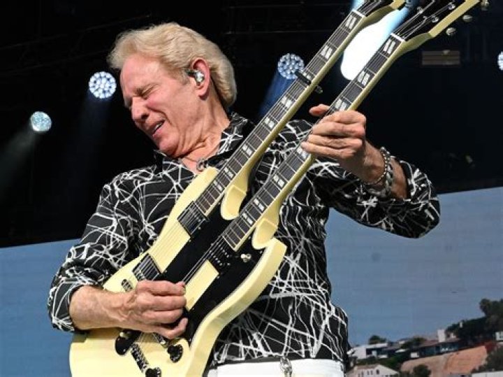 How Tall is Don Felder? (2020) Height How Tall is Man?