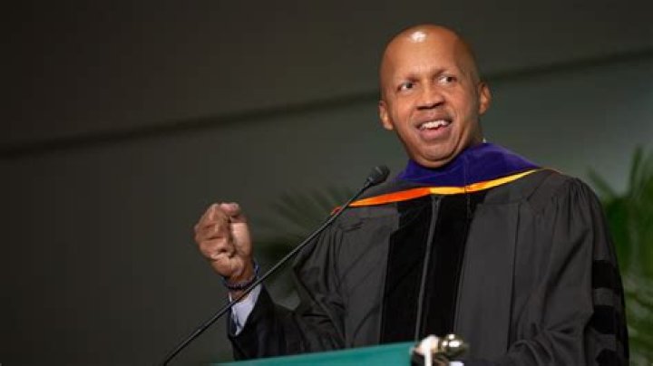 Human rights lawyer Bryan Stevenson to deliver 2018 Commencement