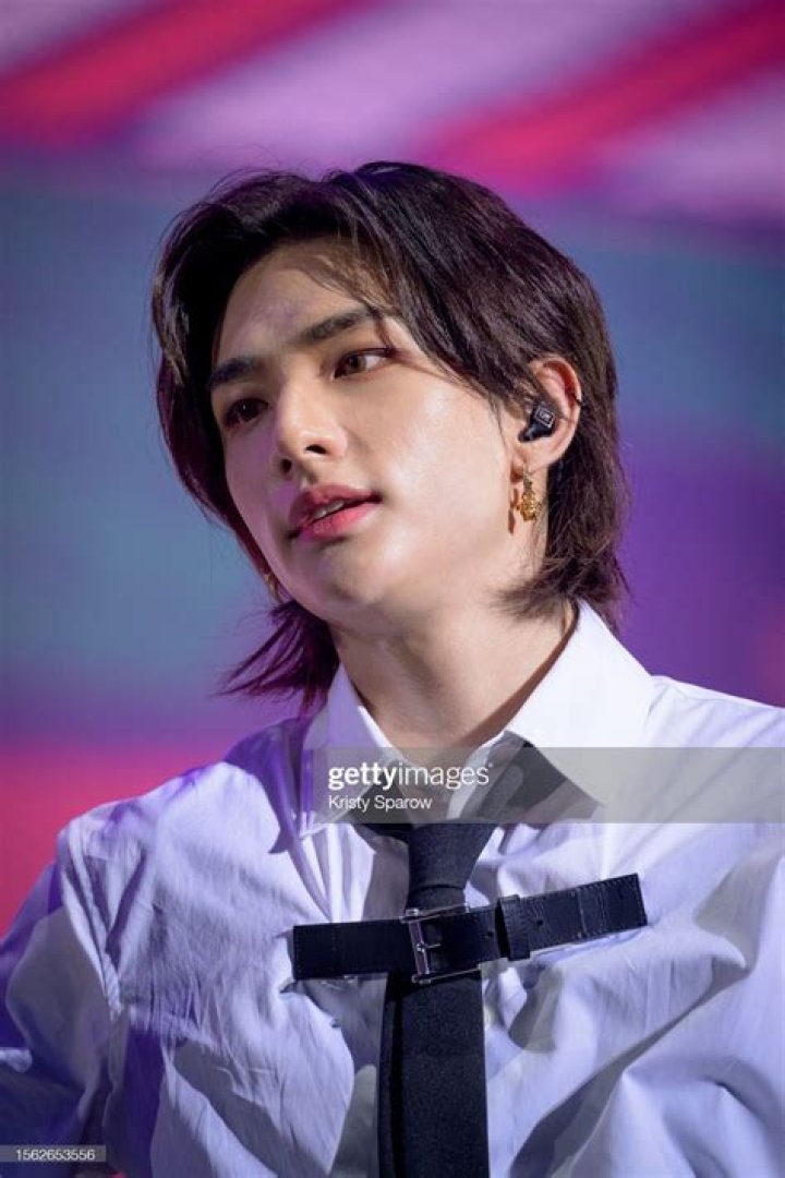 hyunjin pics on Twitter Boy photography poses, Kim woo jin, Stray