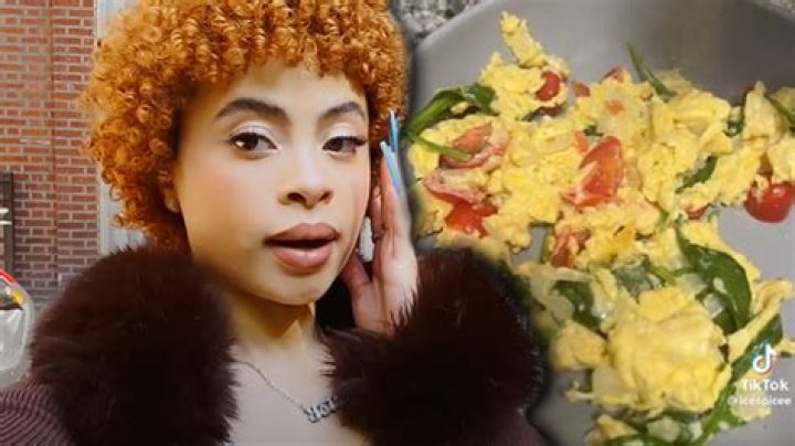 Ice Spice responds after Twitter clowns rapper&rsquo;s cooking skills Dexerto