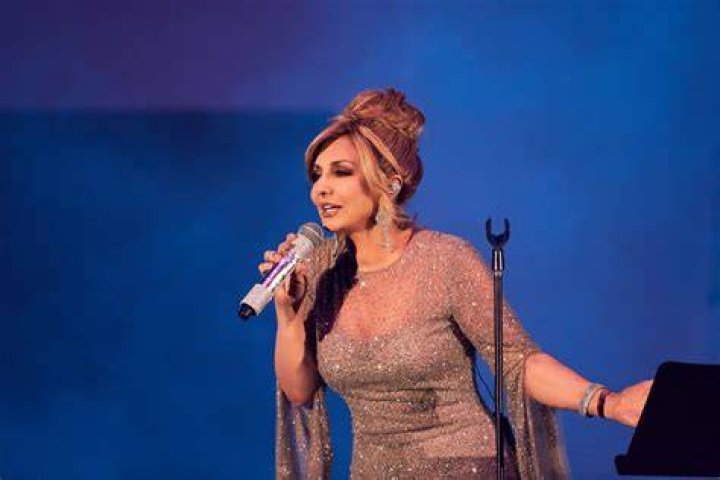 Iranian Pop Legend Googoosh on the Bravery of Her Country&rsquo;s Protesters