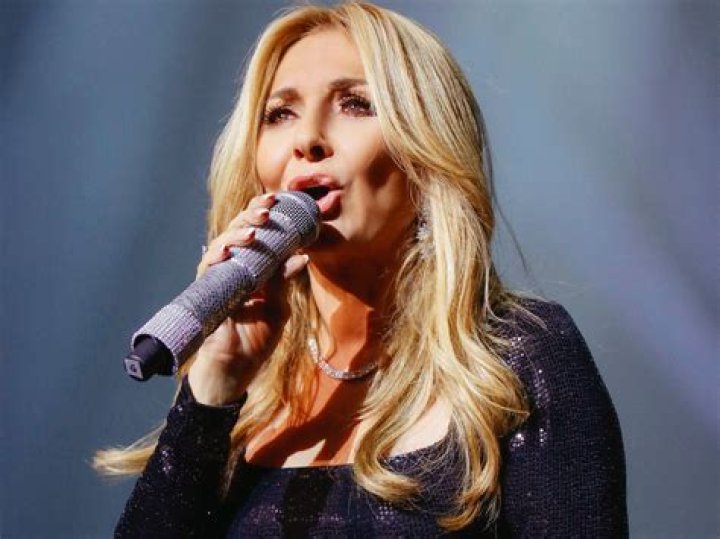 Iranian singer Googoosh raises her voice to remind Iranians about their