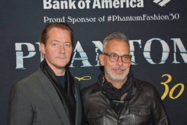 Is Joe Mantello Gay? Age, Height, Net Worth |