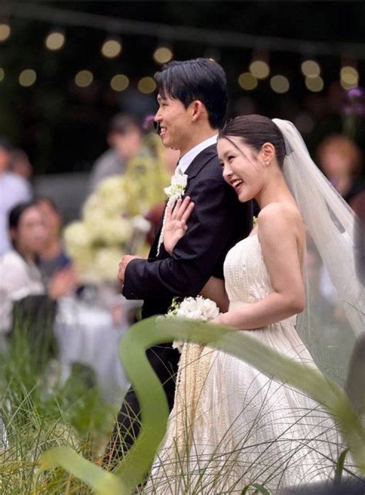Is She Married To Yoo Ho? ·