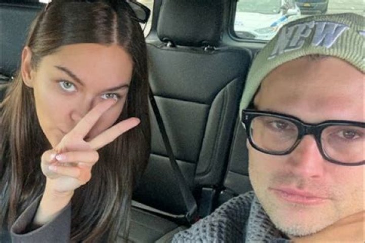 Is The Actor Dating Anyone? ·