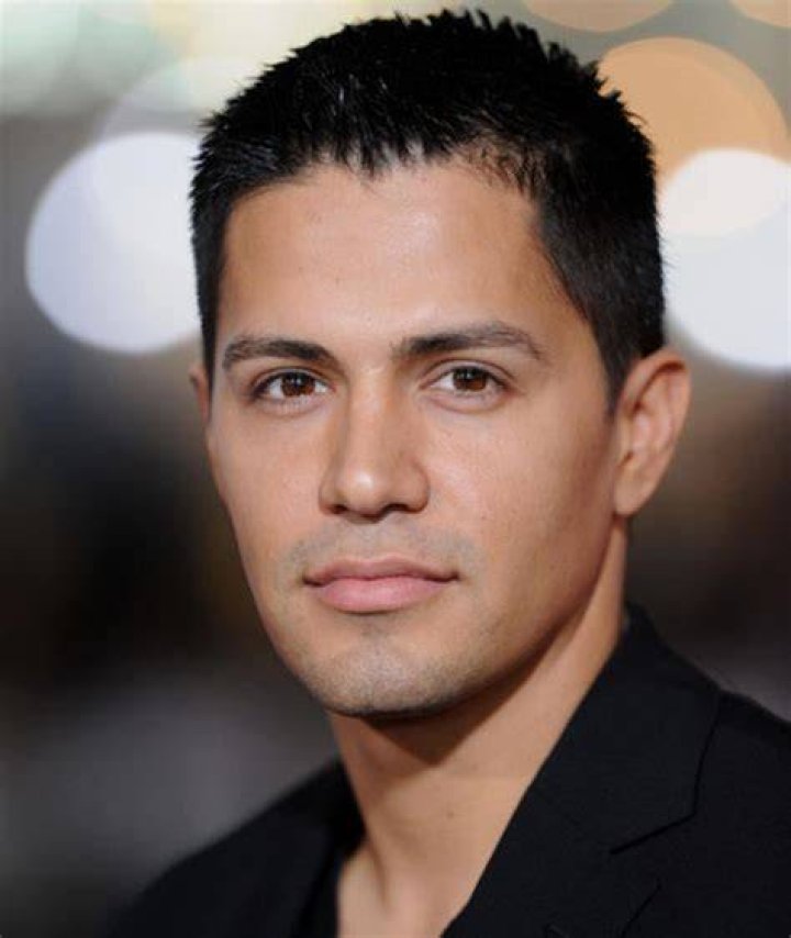 Jay Hernandez Biography - BlogPaper