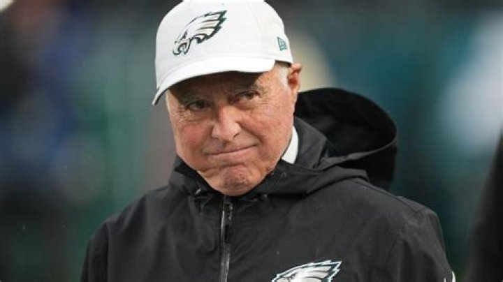 Jeff Lurie bought the Eagles for 185 million. They&rsquo;re worth a lot more