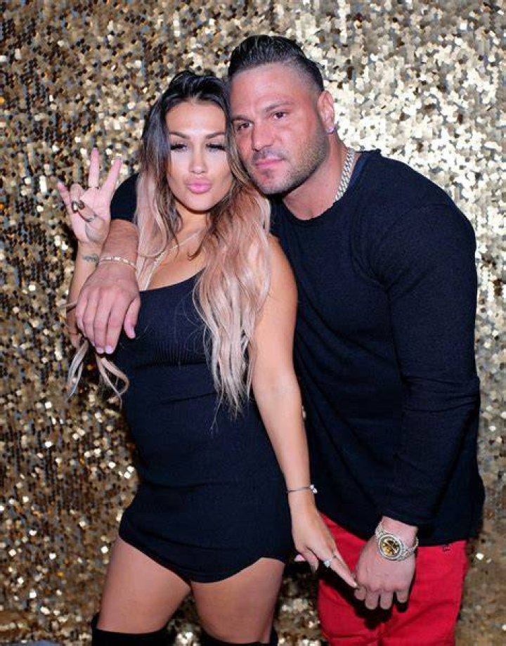 Jen Harley is pregnant, expecting her third child with boyfriend Joe Ambrosole