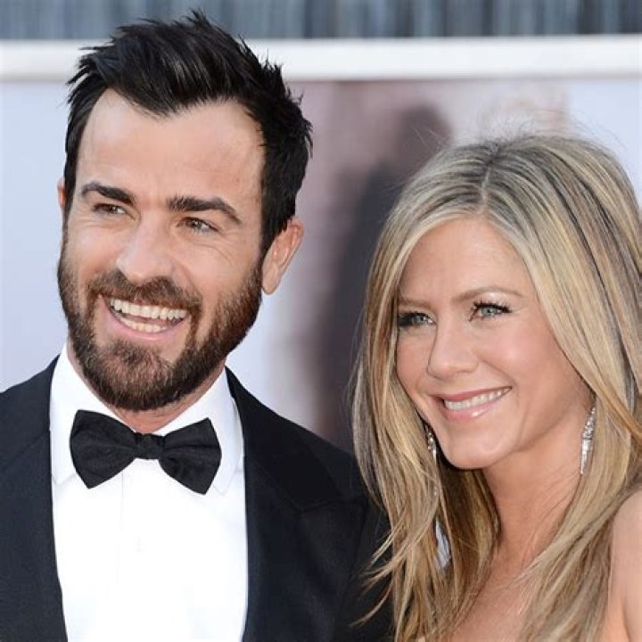 Jennifer Aniston joins husband Justin Theroux at Critics' Choice Awards