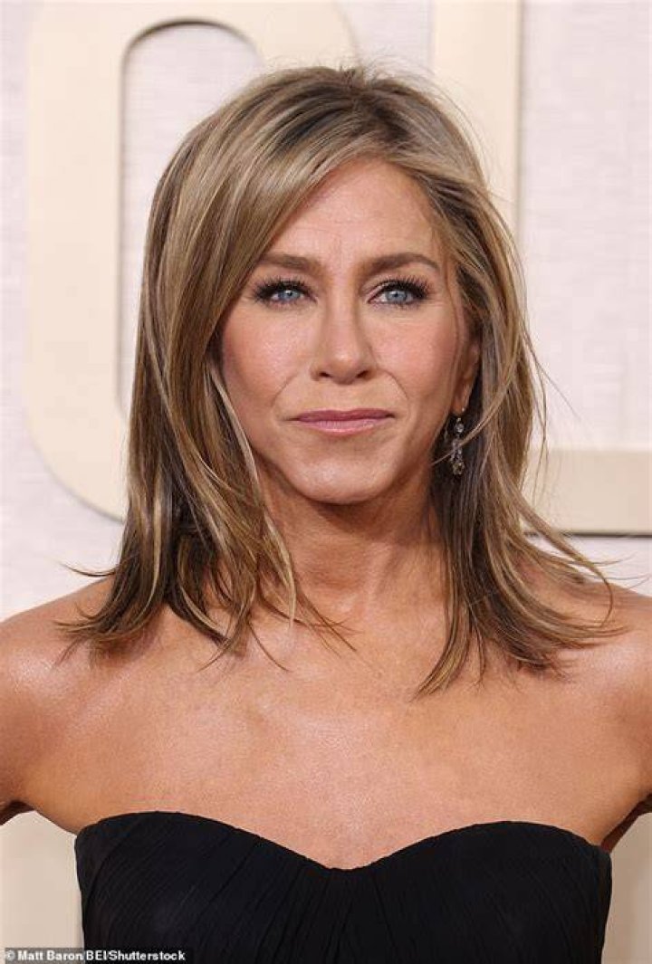 Jennifer Aniston New Hairstyle With Bangs Best Haircut 2020