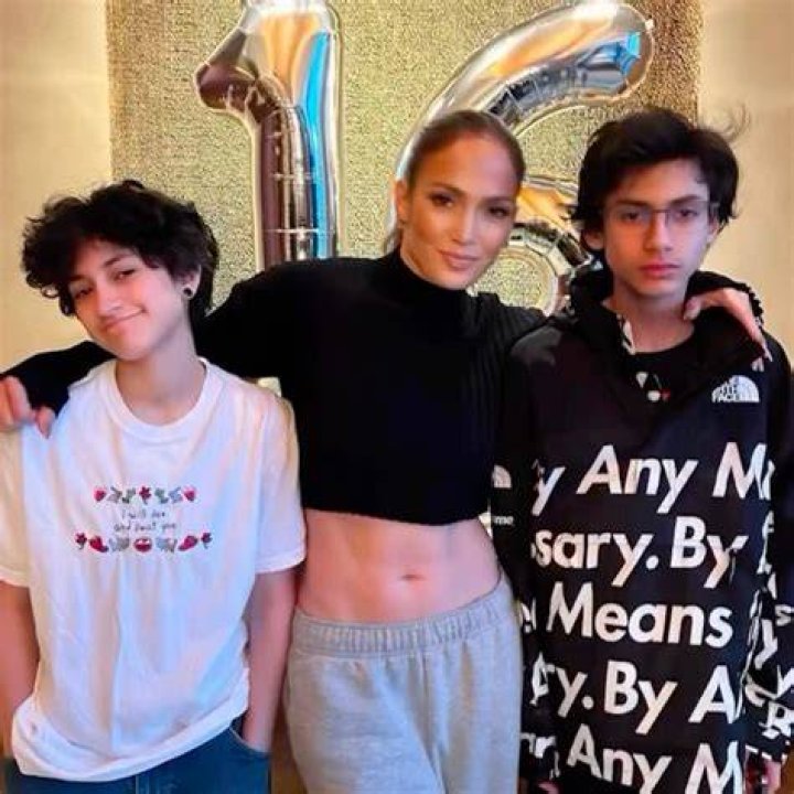 Jennifer Lopez twins JLo reveals how she found out she was pregnant