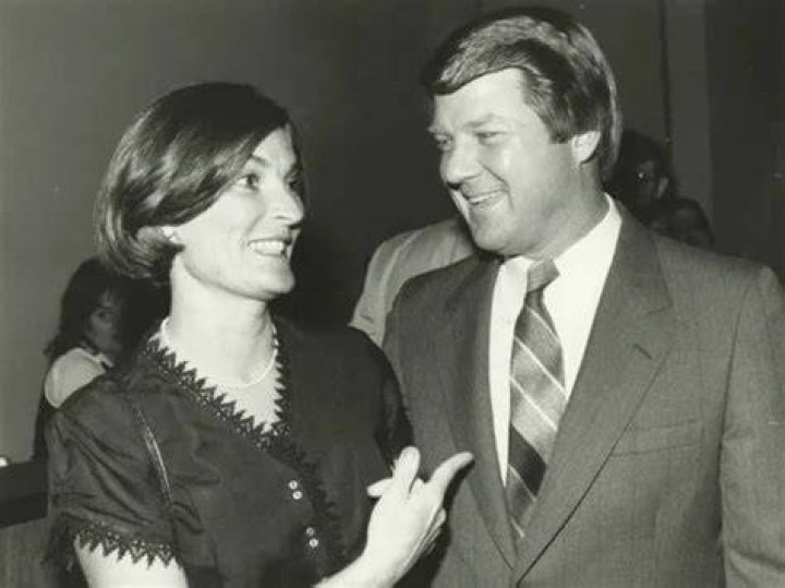 Jimmy Johnson Wife Linda Kay Cooper