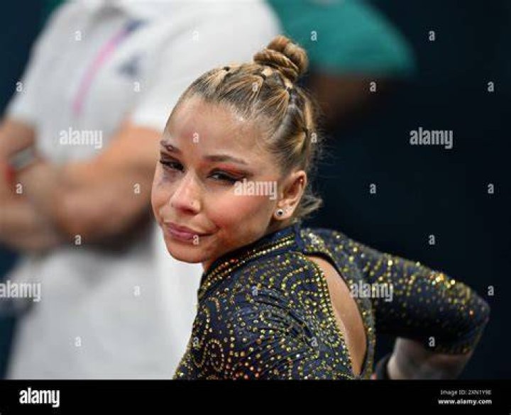 JiveVib | Flavia Saraiva (Gymnast)